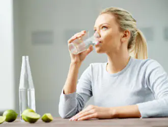 12 причин пить минеральную воду