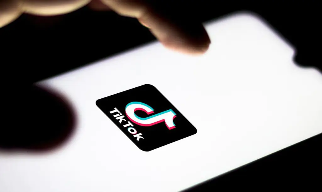 Как использовать TikTok для бизнеса: Быстрый рост в 2021 году