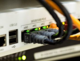 Как проверить статус сетевого интерфейса в CentOS8