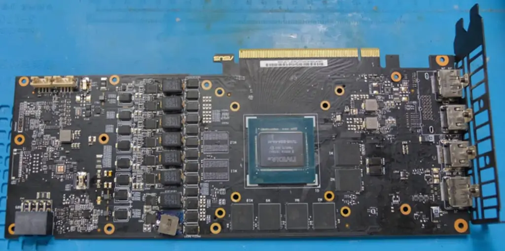 Asus GeForce RTX 2060 увеличен до 12 ГБ видеопамяти моддером