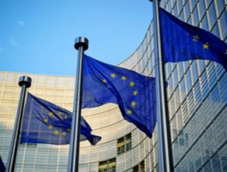 ЕС может запланировать финансовую помощь для удвоения выпуска чипов к 2030 году