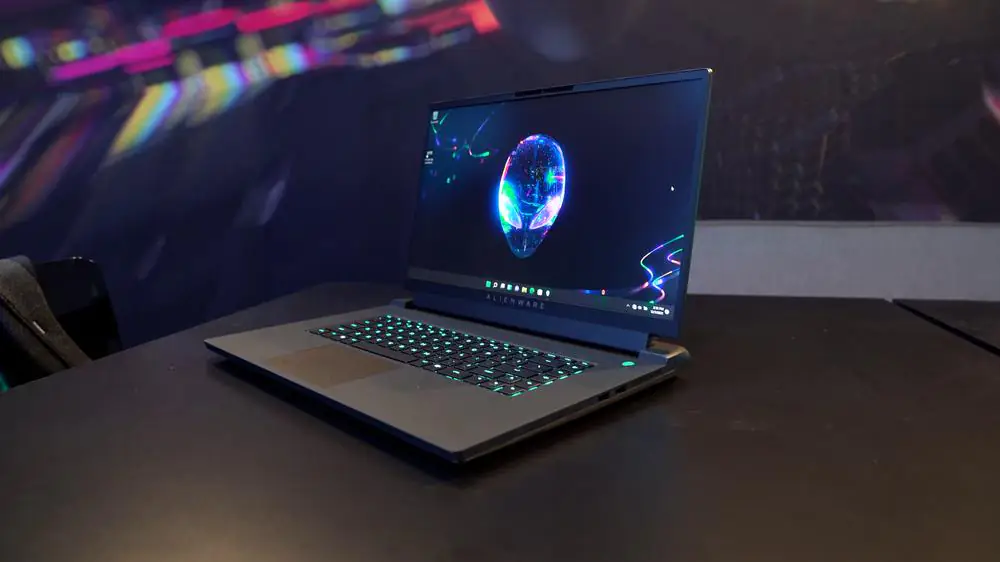 Alienware представляет игровые ноутбуки m15 R7 и m17 R5 на базе процессоров Ryzen