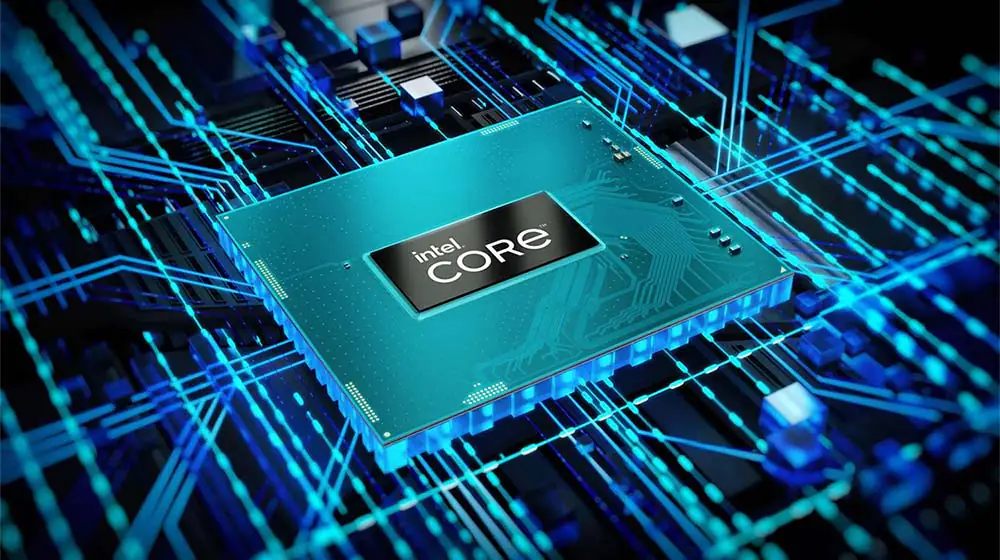 Intel использовала фон своего мероприятия 2022 Vision для запуска семи новых мобильных процессоров 12-го поколения под эгидой Core HX. Новые дополнения, озаглавленные Core i9-12950HX и Core i9-12900HX, рекламируют до 16 ядер (8P, 8E), обеспечивая 24 потока для будущих мобильных рабочих станций и игровых ноутбуков для энтузиастов. Обещая «непревзойденную мобильную производительность», новая линейка заменяет существующие детали серии H и бросает вызов осторожности с базовым TDP 55 Вт, а максимальная мощность в турборежиме увеличивается до 157 Вт. Intel в последних поколениях изо всех сил пыталась соперничать с конкурентами AMD и Apple в области времени автономной работы, и если определенные сражения не могут быть выиграны, компоненты серии HX здесь, чтобы гарантировать, что Intel сохранит корону по производительности. Мобильные процессоры HX 12-го поколения, представленные в корпусах BGA с размерами 45 мм x 37,5 мм x 2,0 мм, фактически представляют собой чипы настольного класса, высота по оси z которых уменьшена более чем на 50% по сравнению с обычными компонентами LGA. Ключевые особенности включают поддержку до 128 ГБ памяти DDR5-4800 с дополнительным ECC, 16 линий PCIe Gen 5 от ЦП, еще 32 линии PCIe Gen 3/4 от ЦП и набора микросхем, двойной порт Thunderbolt 40 Гбит/с, и поддержка разгона по всему стеку. Скорости в верхней части кучи достигают 5,0 ГГц на высокопроизводительных ядрах, а модели Core i9 также рекламируют 30 МБ кэш-памяти L3, встроенную графику 32-EU и символическую тактовую частоту 1,55 ГГц. Ассортимент Intel расширяется и включает процессоры с 16, 14, 12 или восемью ядрами, но даже последние с четырьмя высокопроизводительными и четырьмя эффективными ядрами имеют те же номинальные мощности 55 Вт/157 Вт. Собственные слайды Intel, естественно, стремятся показать значительный прирост производительности: чиповый гигант заявляет об огромном 81-процентном увеличении производительности рендеринга Blender по сравнению с восьмиядерным процессором Core i9-11980HK предыдущего поколения. Прирост по сравнению с недавними альтернативами, вероятно, будет намного меньше, но Core i9-12900HX, ориентированный на энтузиастов, наверняка окажется в верхней части большинства тестовых диаграмм. Целый список OEM-производителей уже подключен, и первоначальный набор ноутбуков серии HX включает в себя хорошее сочетание моделей для рабочих станций и игр, начиная от Dell Precision 7760/7770 и заканчивая Lenovo Legion 7i. Ожидайте еще много чего, и, учитывая предлагаемый уровень производительности, ожидайте, что эти замены настольных компьютеров будут стоить немалых денег после выпуска.