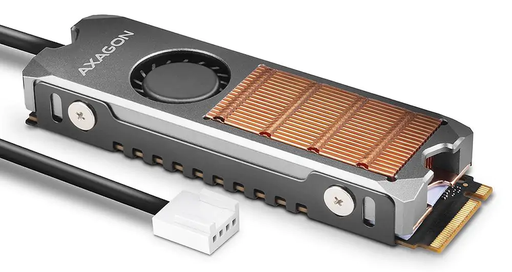 Axagon CLR-M2FAN — это кулер M.2 SSD, который выглядит как видеокарта Nvidia GTX 480