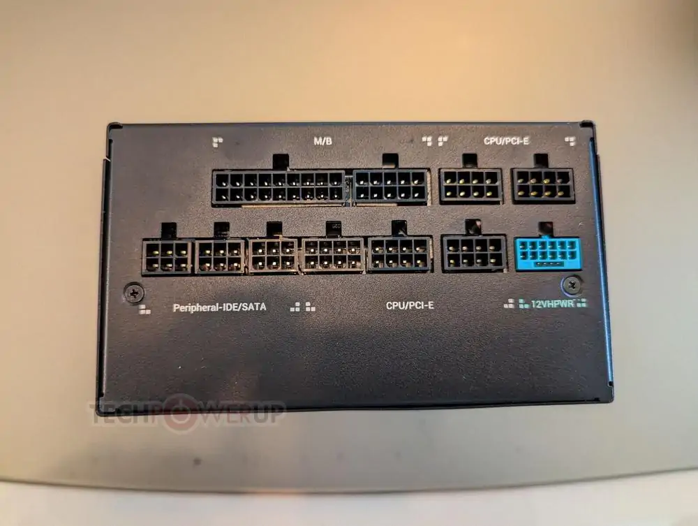 DeepCool представляет блоки питания PX-G и PX-P мощностью до 1300 Вт с разъемами 12VHPWR