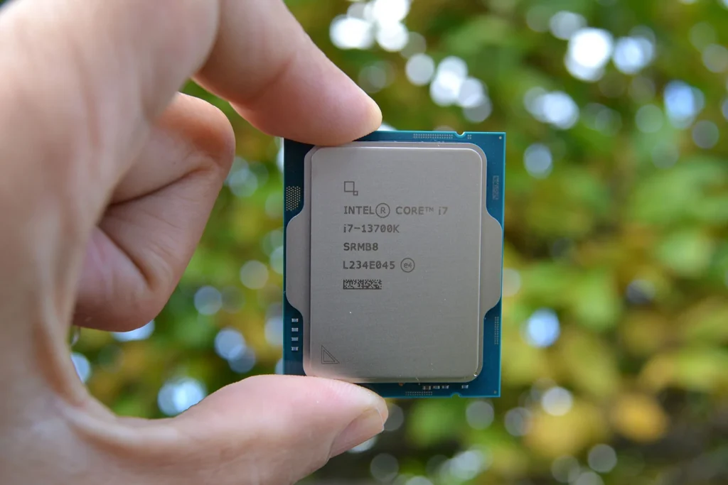 Обзор Intel Core i7-13700K: набираем обороты