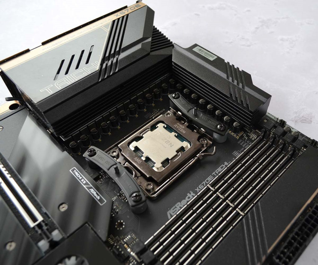 Обзор материнской платы ASRock X670E Taichi: выбор энтузиастов