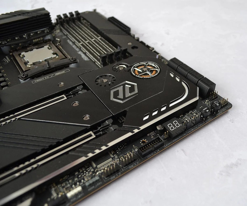Обзор материнской платы ASRock X670E Taichi: выбор энтузиастов
