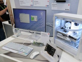 MSI скользит по тонкому льду с полностью белыми компонентами и замерзшими периферийными устройствами