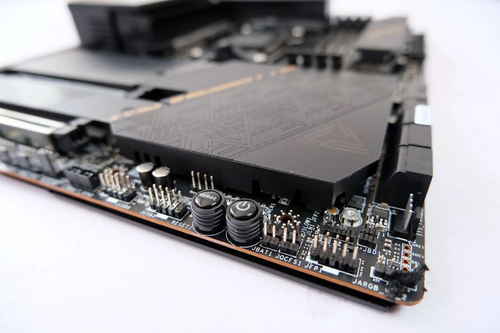 Вот 5 вещей, которые вам нужно знать при покупке материнской платы в 2023 году