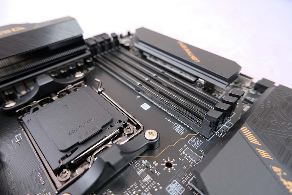 Вот 5 вещей, которые вам нужно знать при покупке материнской платы в 2023 году