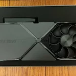 Невыпущенная полностью черная видеокарта GeForce RTX 3090 на фото выглядит круто