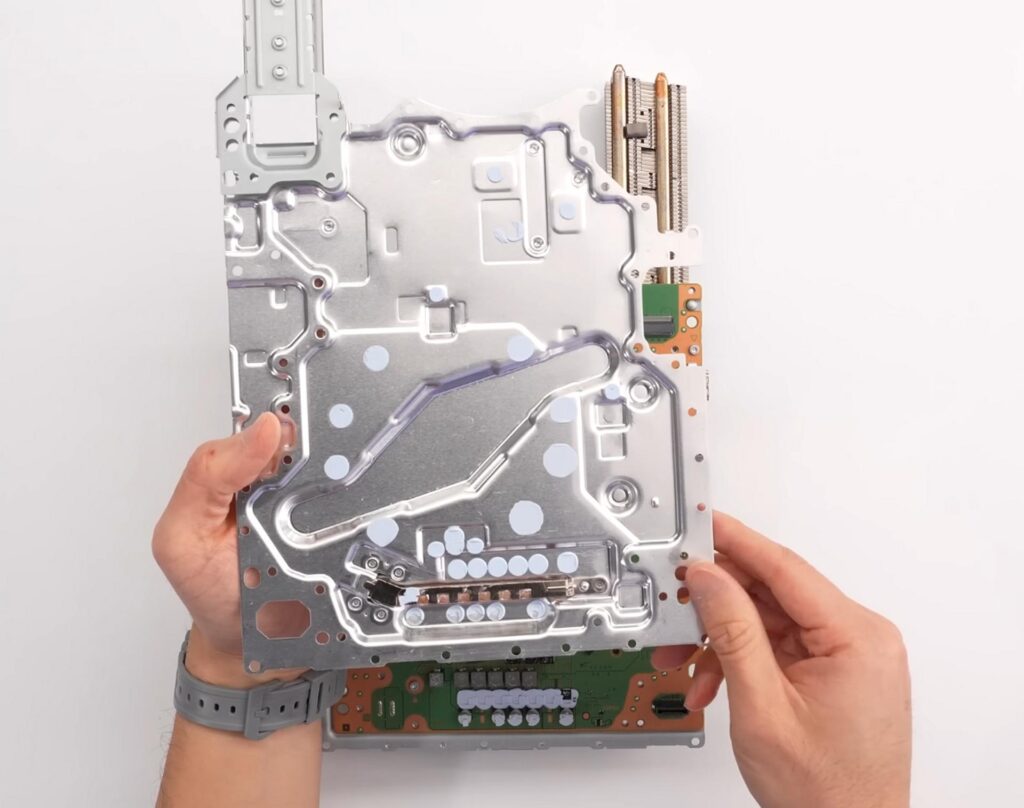 PlayStation 5 Slim поставляется с другим кулером