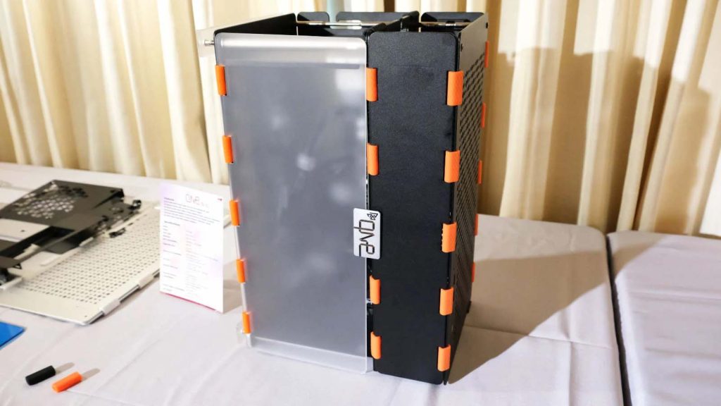 Плоская упаковка POC One от InWin более универсальна, чем когда-либо прежде