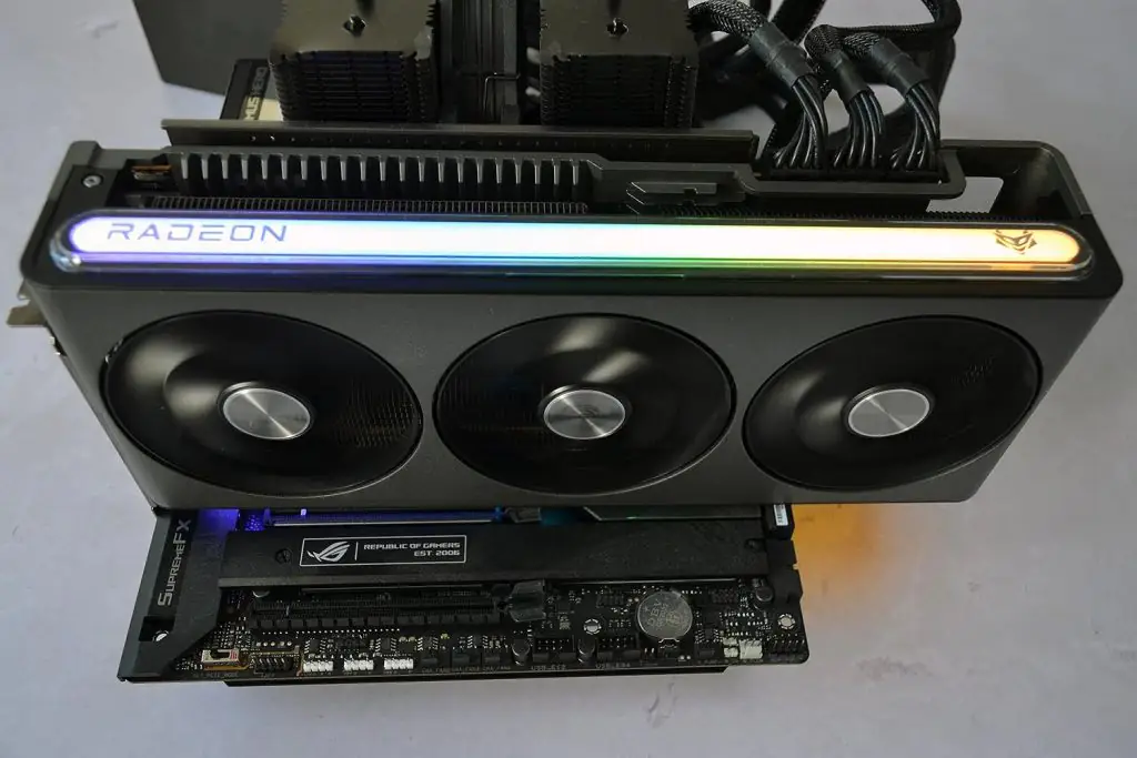 2. AMD Radeon RX 7900 XTX