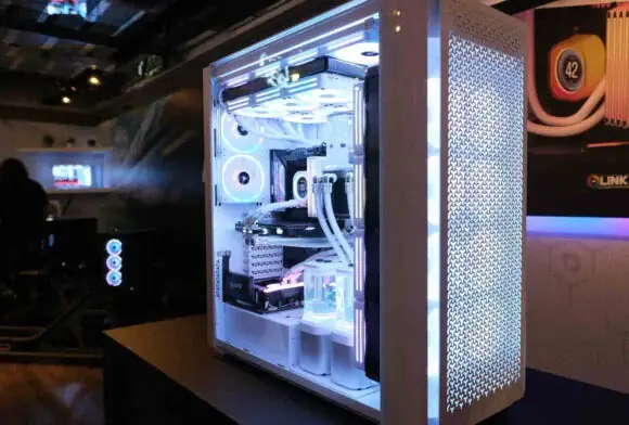 Corsair представляет гигантский корпус Super Tower 9000D RGB Airflow