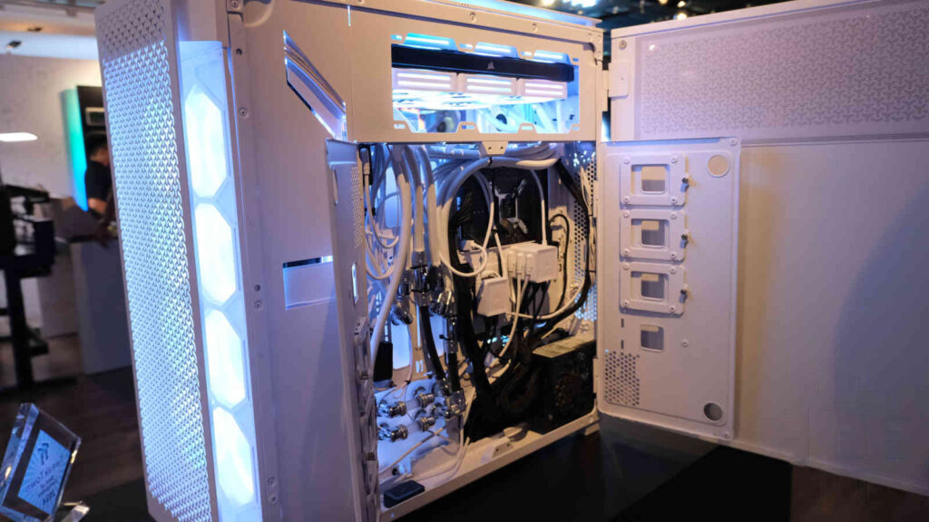 Corsair представляет гигантский корпус Super Tower 9000D RGB Airflow