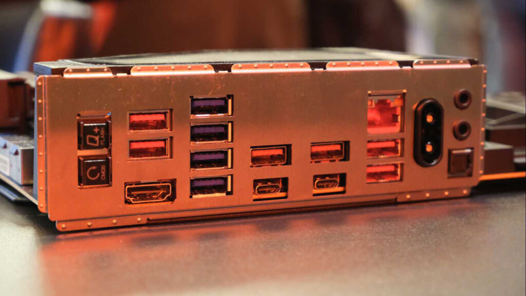 Gigabyte Aorus X870E — полнофункциональная новинка AMD Zen 5