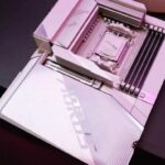 Gigabyte выпускает первую в мире материнскую плату белого цвета с обратным расположением кабелей