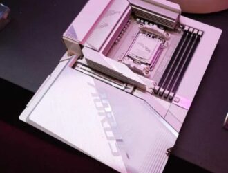 Gigabyte выпускает первую в мире материнскую плату белого цвета с обратным расположением кабелей