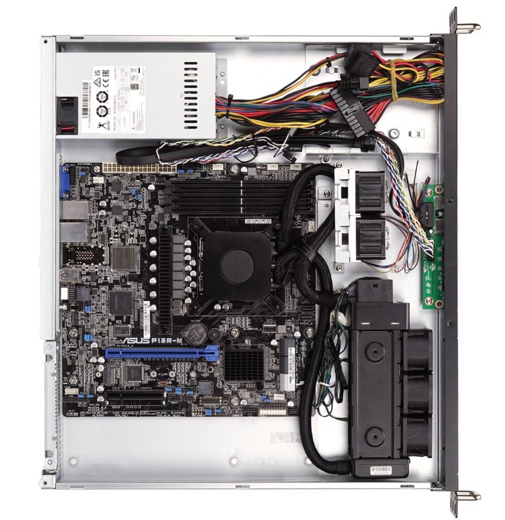 InWin заставляет воду течь внутри своих серверов с искусственным интеллектом