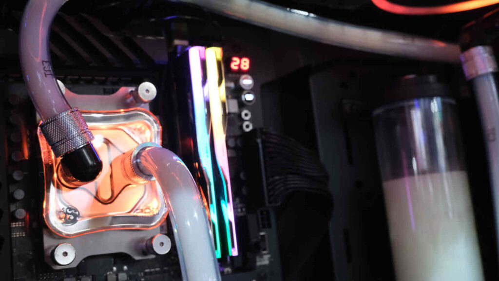 Мы полагаем, что оперативная память G.Skill DDR5-10600 примерно такая же быстрая, как Sonic the Hedgehog