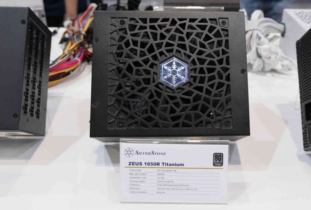 SilverStone устанавливает на свой блок питания четыре разъема питания 12 В-2×6