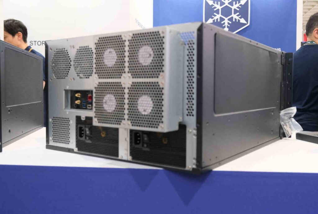 SilverStone RM61-312.