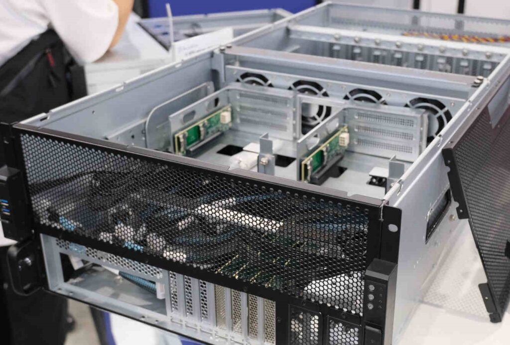 SilverStone, неизвестный сервер.