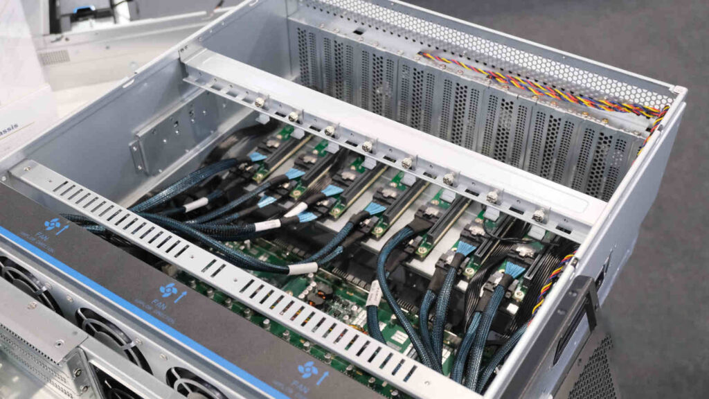 SilverStone, неизвестный сервер.