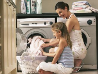 Как ухаживать за одеждой: секреты долговечности любимых вещей