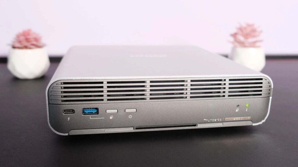 Обзор QNAP TBS-h574TX: NAS-устройство Thunderbolt 4 только с SSD-накопителями