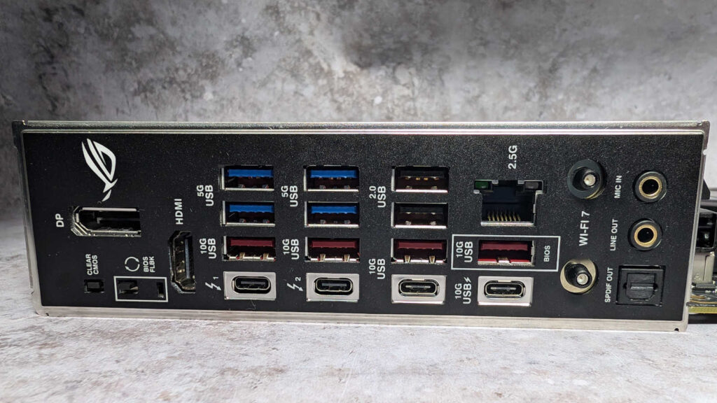 Обзор Asus ROG Strix Z890-F Gaming WiFi: мастер на все руки