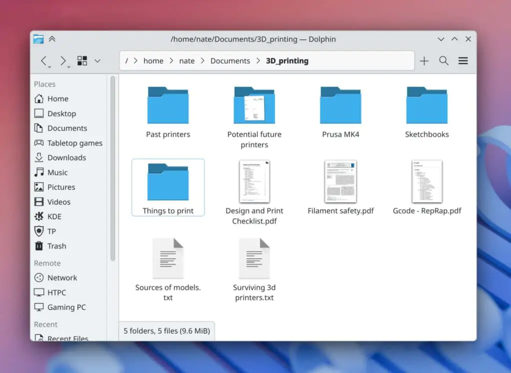 Среда рабочего стола KDE Plasma 6.5 со скругленными углами внизу.