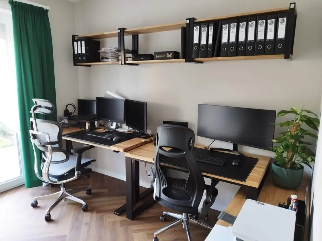 Мебель для офиса, где работают программисты