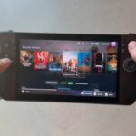 Моддеры устанавливают Bazzite Linux на Xbox Ally от Microsoft чтобы улучшить игровой процесс