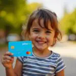 Какую карту выбрать для ребенка