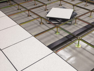 Рейтинг способов монтажа и обслуживания фальшполов: ключевые аспекты