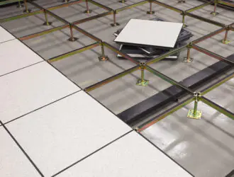 Рейтинг способов монтажа и обслуживания фальшполов: ключевые аспекты