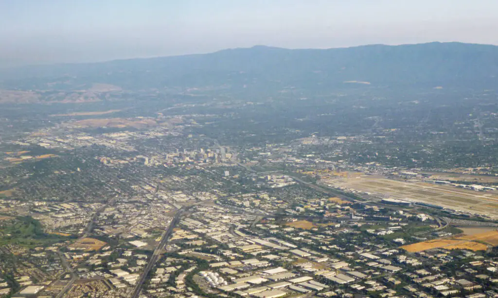 Частичный вид с воздуха на Силиконовую долину.