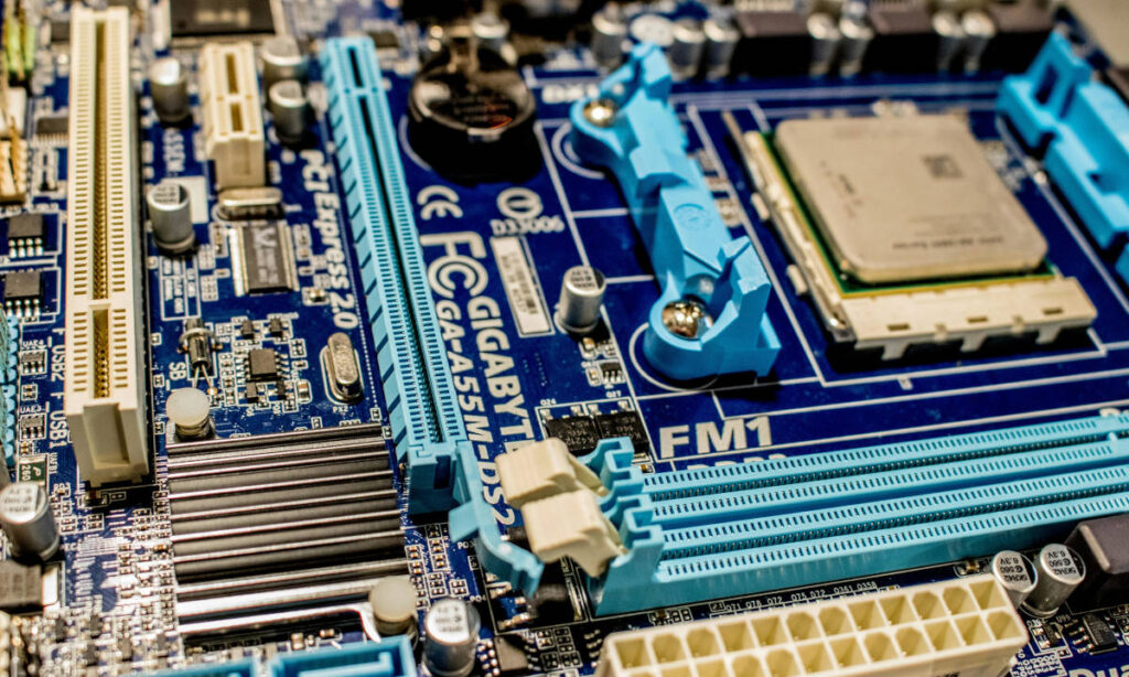 Электроника и технологии, какими мы их знаем, существуют благодаря восьми предателям.