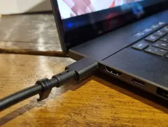 Вредит ли аккумулятору ноутбука то, что он постоянно подключен к сети?