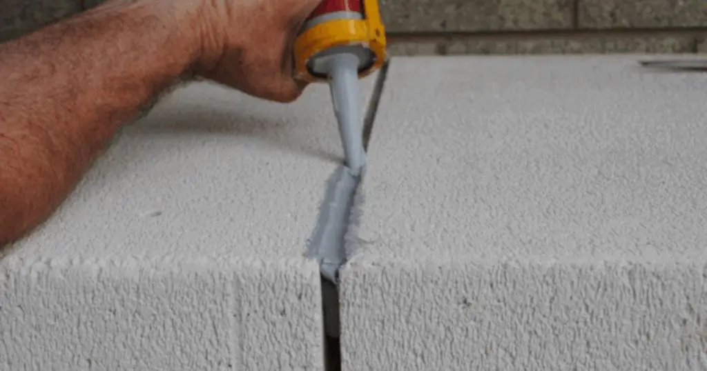 Адгезив и современные полиуретановые герметики — надежные решения для строительства и промышленности