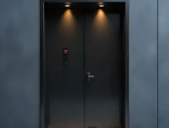 Металлические двери как технологический элемент современного здания