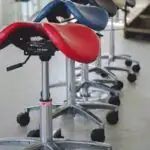 Эргономичные стулья Salli: принципы посадки, влияние на здоровье и сферы применения