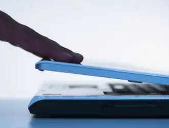 Как отключить переход в спящий режим при закрытии крышки ноутбука в Linux (2 минуты)