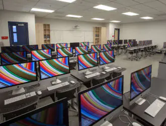 Компьютерный клуб и цифровая среда: как выбрать пространство, совместимое с современными информационными технологиями